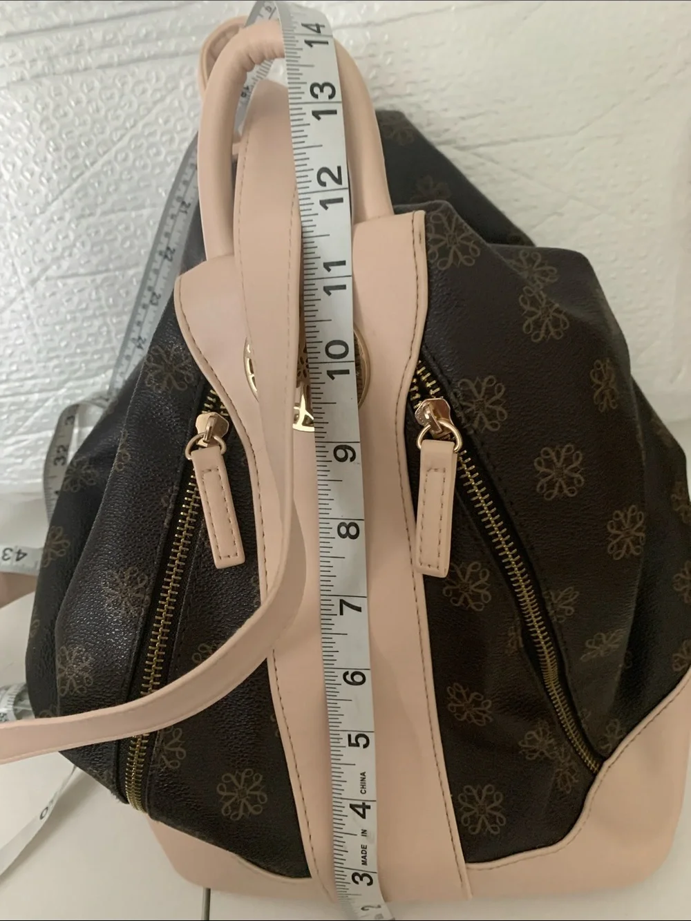 Avon Signature Collection Hobo